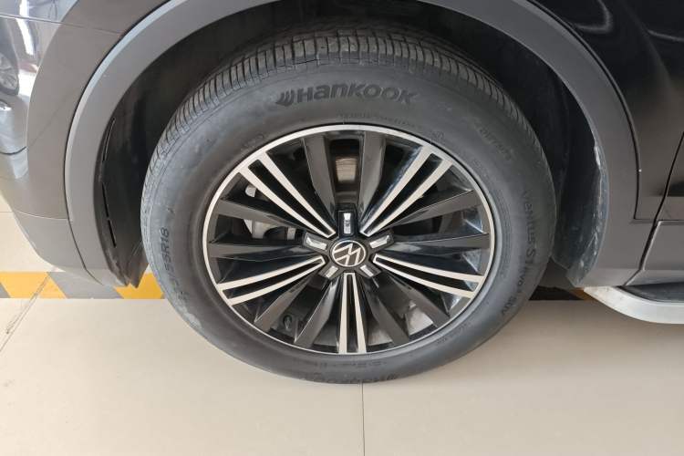 Used Volkswagen Tiguan L 2021 330TSI Automatic Two-Wheel Drive Smart Edition
