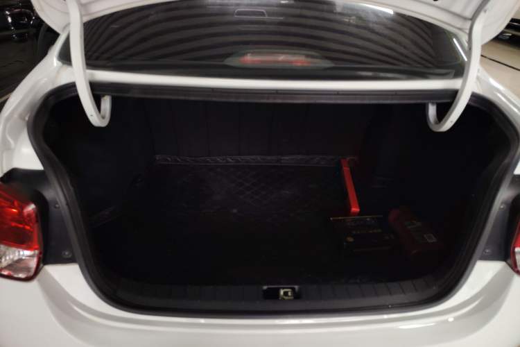 Used Hyundai Verna 2017 1.4L Manual Refreshed Version China VI Standard
