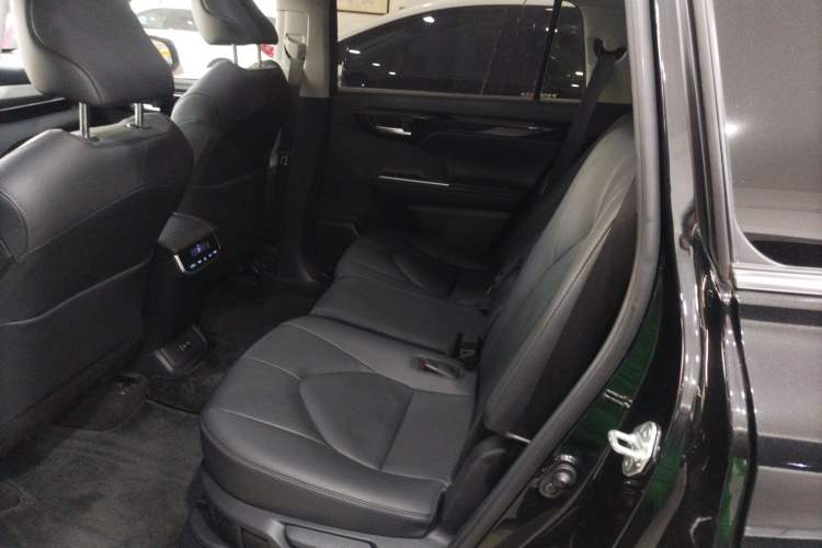 Used Toyota Highlander 2022 Dual-Engine 2.5L Four-Wheel Drive Prestige Version 7 Seats