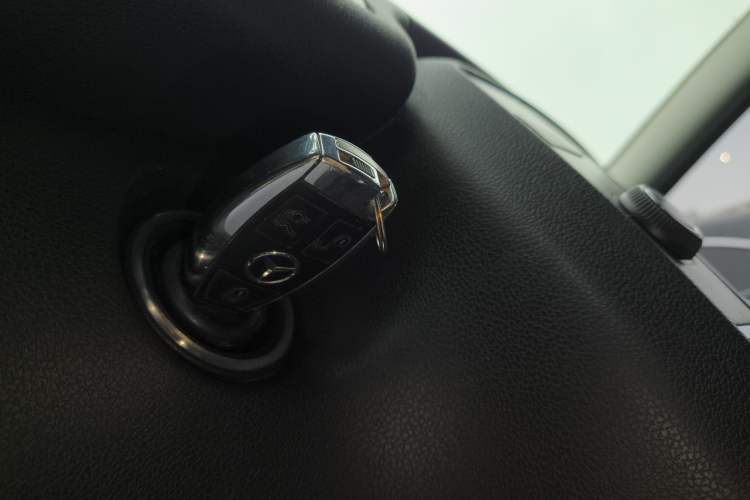 Used Mercedes-Benz R-Class 2017 R 320 4MATIC Business Edition Prestige Model