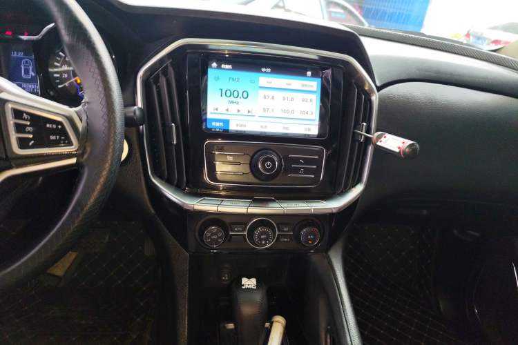 Used JMC Yusheng S350 2016 2.0T Automatic All-Wheel Drive Gasoline Luxury Version with Sunroof 5 Seats
