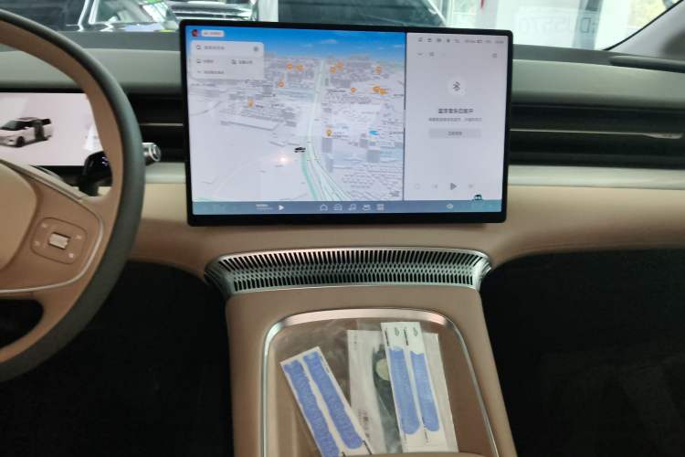 Used XPeng X9 2025 740 Ultra-Long Range Max
