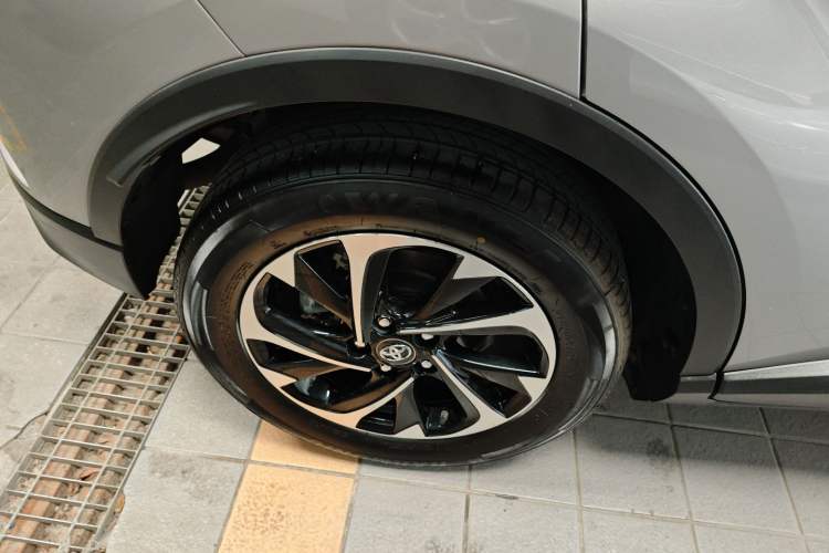 Used Toyota IZOA 2018 2.0L Yichi Version China VI Standard
