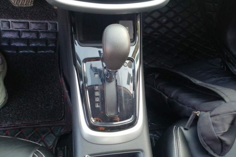 Used Nissan Tiida 2016 1.6L CVT Cool Dynamic Edition