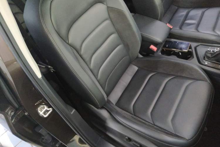 Used Volkswagen Tiguan L 2017 330TSI Automatic Two-Wheel Drive Luxury Edition