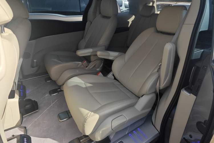 Used Buick GL8 2022 Land Cruiser Executive Class 652T Comfort Model
