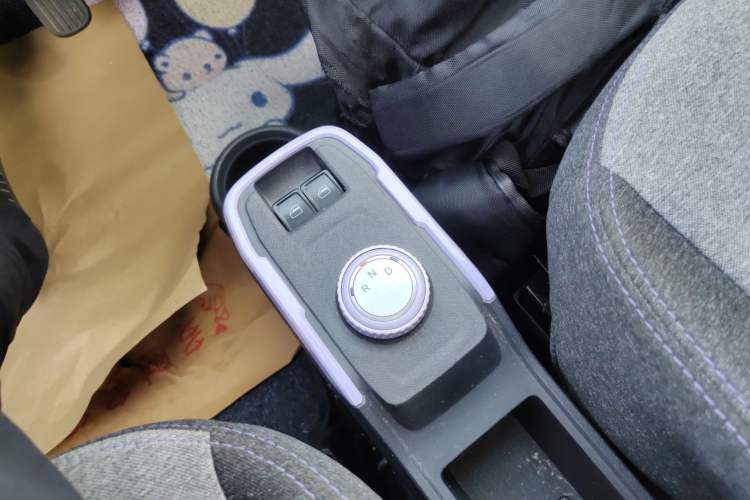 Used Chery QQ Ice Cream 2022 170km Sundae Phosphate Lithium-Ion
