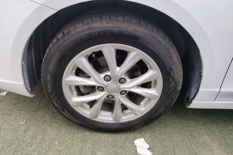 Used Roewe i5 2019 1.5L Automatic 4G Connected Langyue Edition
