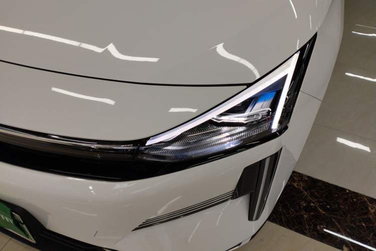 Used  L6 2025 EM-i 60km Launch Edition
