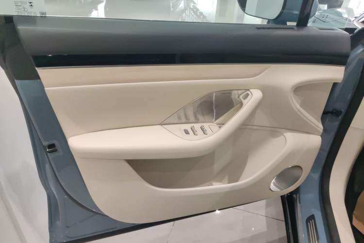 Used Hima Luxeed R7 2024 All-Electric 736 km Ultra
