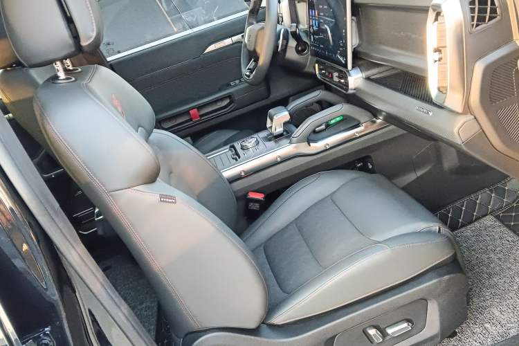 Used JETOUR Traveler 2023 2.0T All-Wheel Drive CrossPRO+
