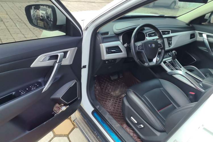 Used Geely Auto Emgrand X7 Sport 2018 1.8TD Automatic Two-Wheel Drive Smart Connect 4G Internet Edition
