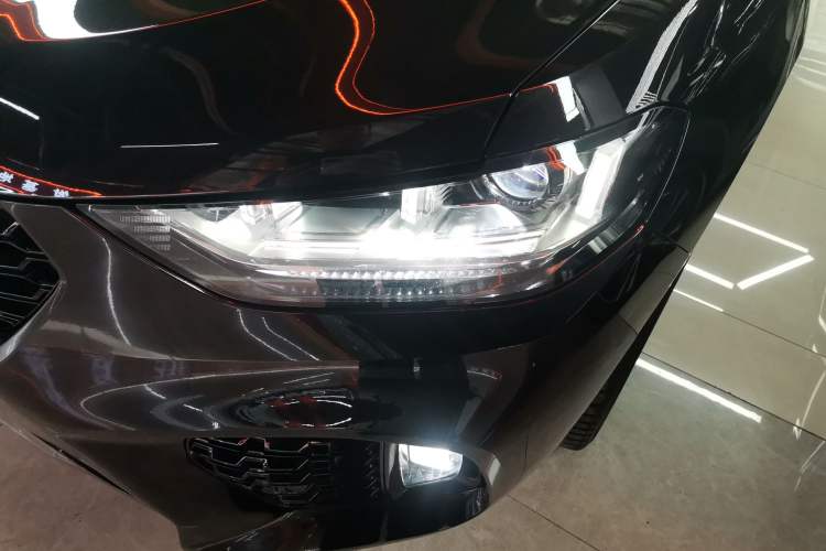 Used Wey VV5 2019 Upgraded Model 2.0T Two-Wheel Drive Ultra-Luxury Version China V Standard