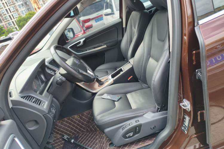 Used Volvo XC60 2016 T5 Smart Upgrade Model
