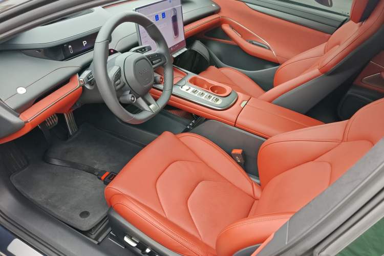 Used  SU7 2024 Four-Wheel Drive Ultra-Long Range Advanced Intelligent Driving Max Edition
