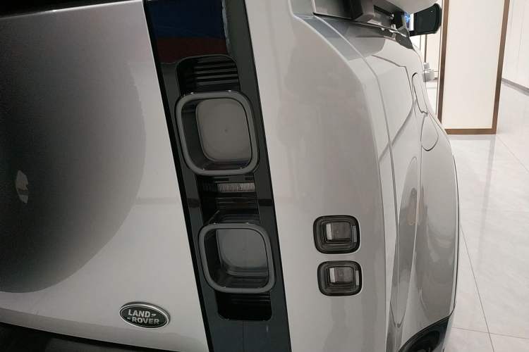 Used Land Rover Defender 2022 110 P400 X