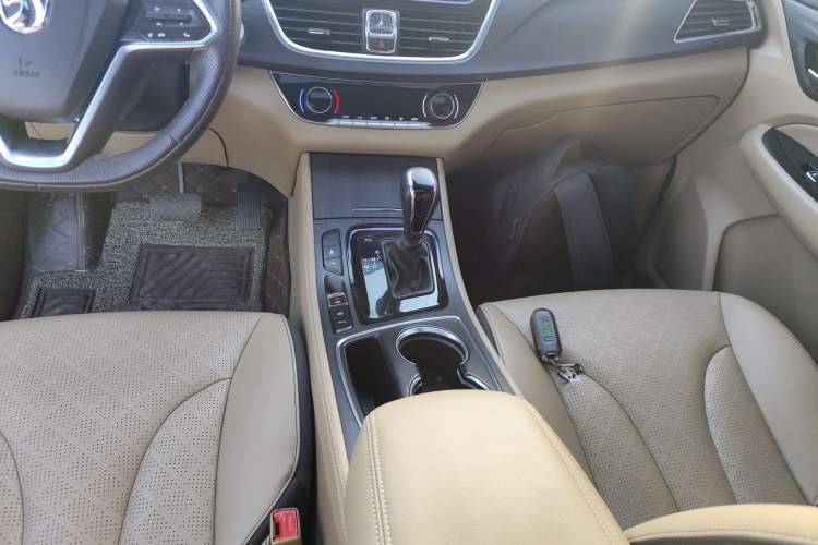 Used Baojun 730 2017 1.8L iAMT Prestige Version 7 Seats
