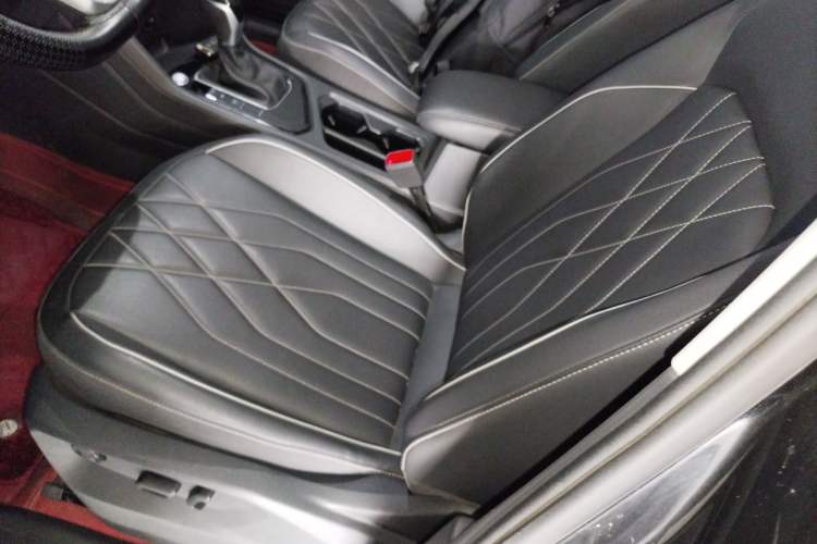 Used Volkswagen Tiguan L 2024 330TSI Automatic Two-Wheel Drive R-Line Enhanced Edition