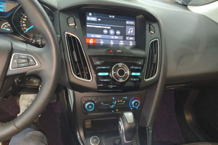 Used Ford Focus 2018 Sedan Classic 1.6L Automatic Trendy SmartDrive Edition
