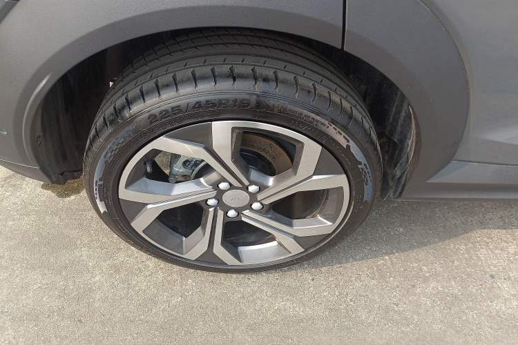 Used Lynk & Co 06 2023 Remix 1.5T Dynamic Halo
