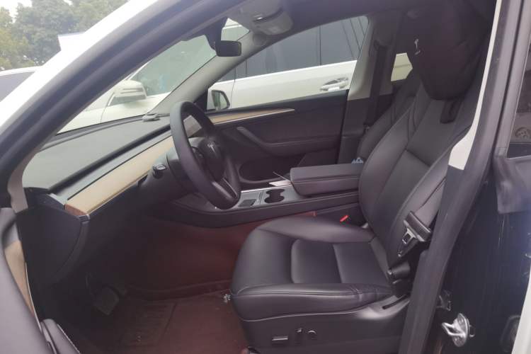 Used Tesla Model Y 2021 Long-Range All-Wheel-Drive Version 3D7