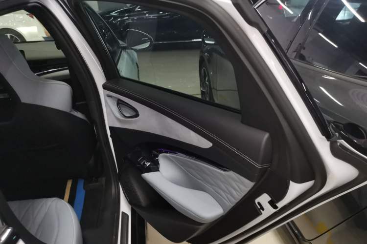 Used BYD Seal 2022 550 km Standard Range Rear-Wheel Drive Prestige Version
