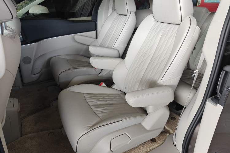 Used Buick GL8 2021 Land Cruiser Executive 652T Premium Model
