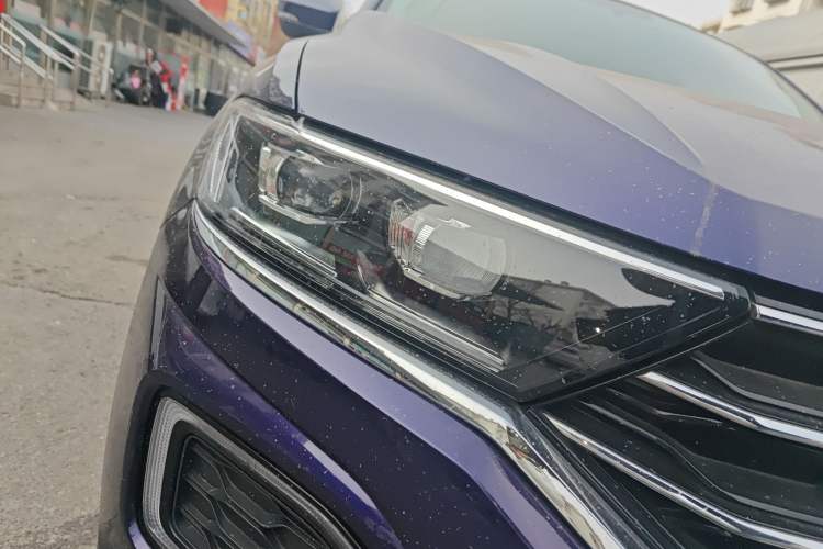 Used Volkswagen T-ROC 2019 280TSI DSG Two-Wheel Drive Comfort Version China VI Standard
