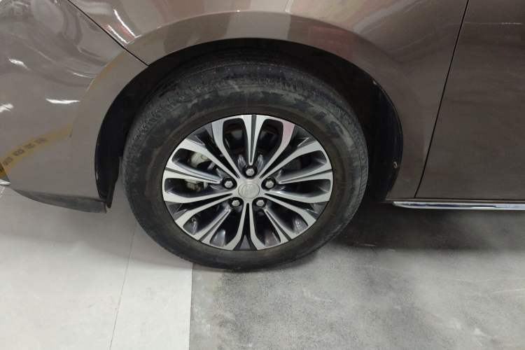 Used Buick GL8 2023 Land Executive Class 652T Luxury Model
