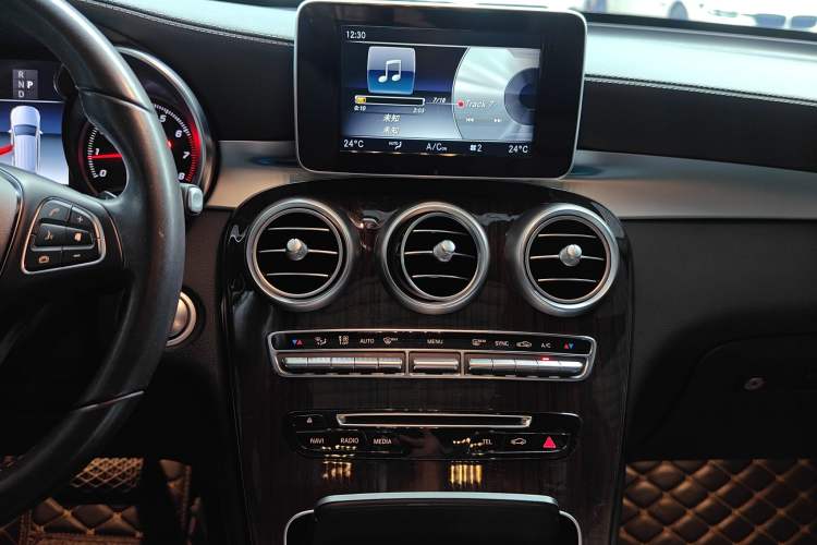 Used Mercedes-Benz GLC 2019 GLC 260 L 4MATIC Dynamic Model