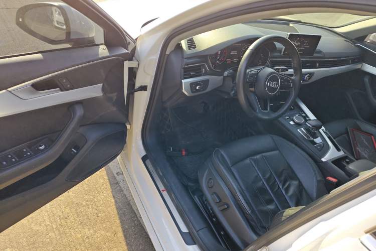 Used Audi A4L 2019 40 TFSI Fashion Edition China VI Emission Standard
