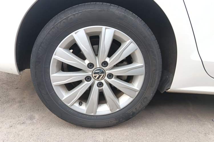 Used Volkswagen Sagitar 2014 Revised Version 1.6L Automatic Leading Edition