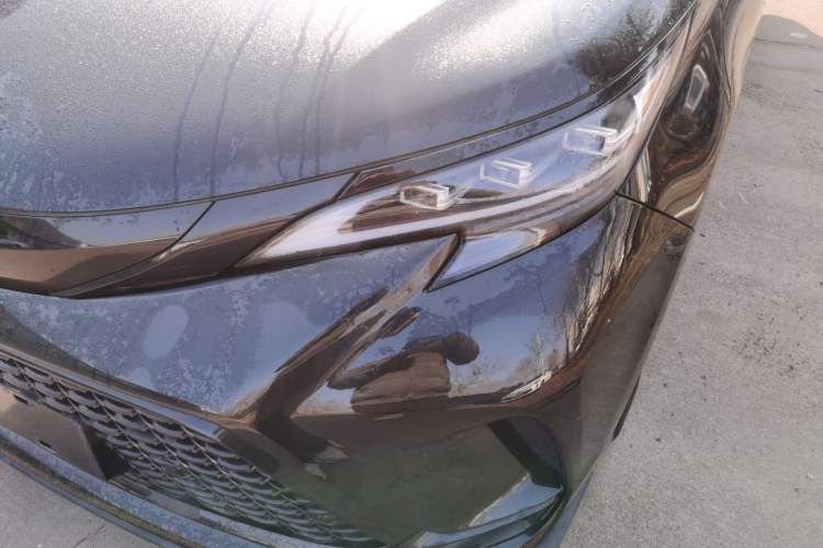 Used Toyota Granvia 2023 2.5L Hybrid Comfort Edition
