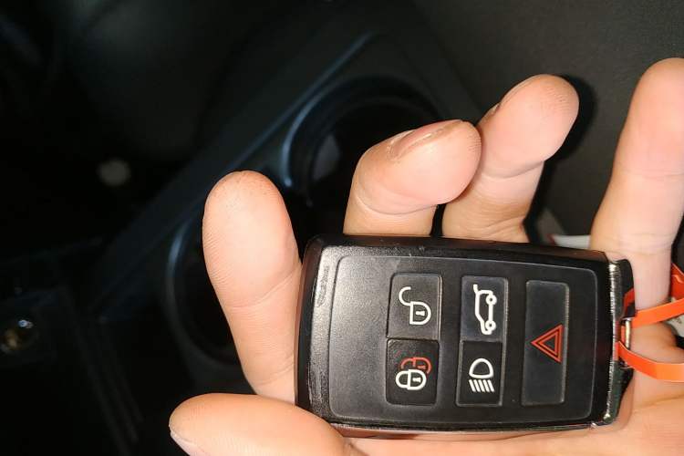 Used Land Rover Discovery 2018 3.0 SC V6 SE
