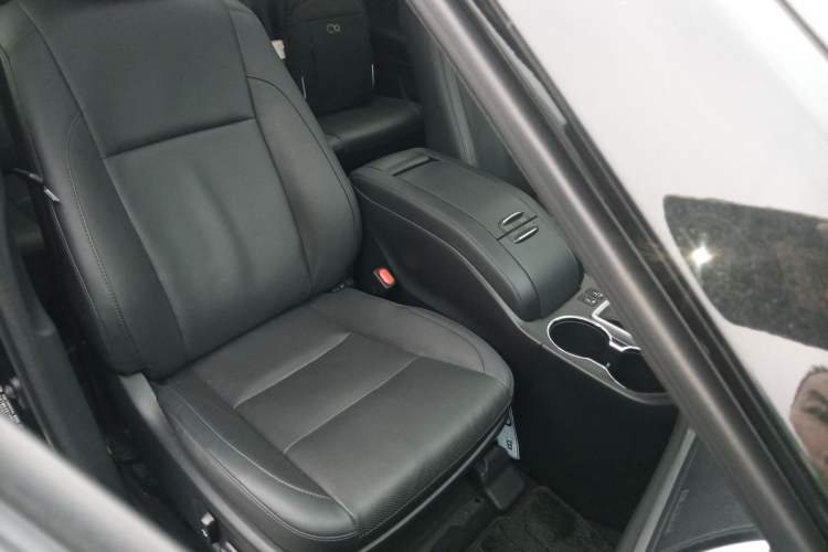 Used Toyota Highlander 2018 2.0T Four-Wheel Drive Luxury Version 7 Seats China VI Standard
