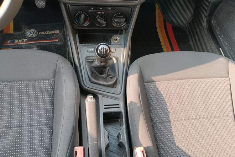 Used Volkswagen Lavida 2017 1.6L Manual Fashion Edition
