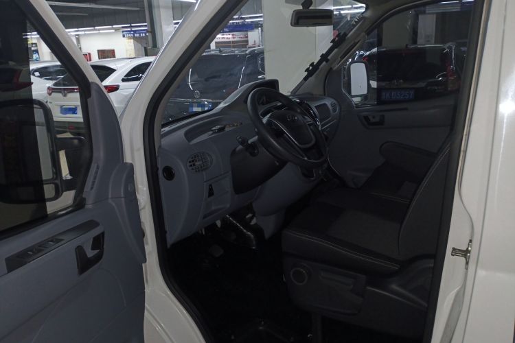 Used SAIC MAXUS Xintu V80 2021 2.0T Manual Classic Aoyuntong Short Wheelbase Mid-Height 7/8/9-Seater
