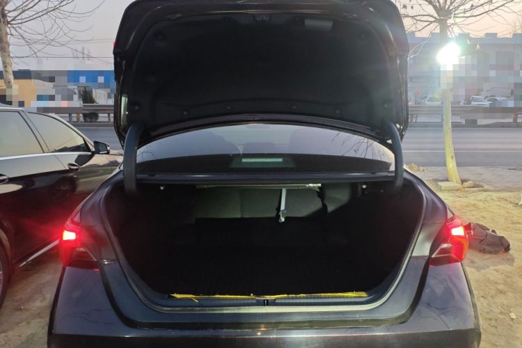 Used Toyota Avalon 2019 Dual-Engine 2.5L Luxury Edition China VI Standard
