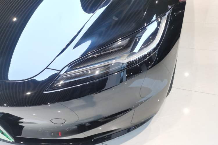 Used Tesla Model 3 2023 Long-Range All-Wheel-Drive Version
