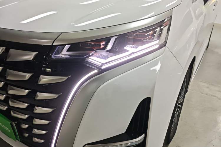 Used Denza D9 2022 DM-i 970 Four-Wheel Drive Flagship Model