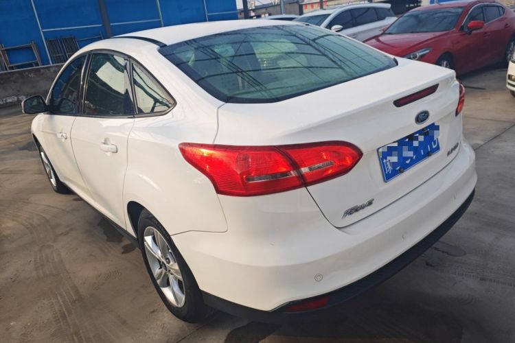 Used Ford Focus 2015 Sedan 1.6L Automatic Comfort Model
