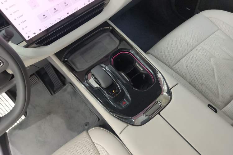 Used Zeekr 009 2024 7-Seater Aisle Version 108 kWh