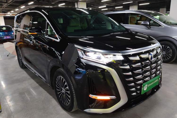 Used Denza D9 2024 DM-i 970 Luxury Model
