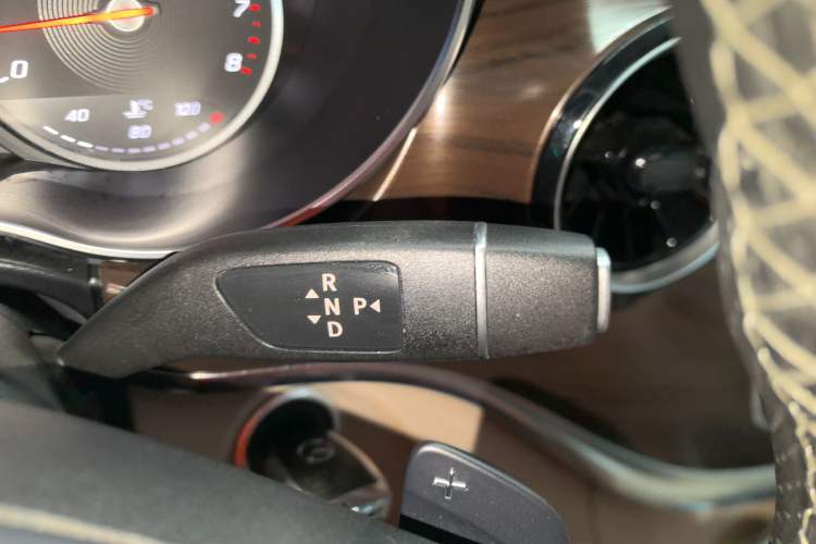 Used Mercedes-Benz V-Class 2020 V 260 Avantgarde Edition
