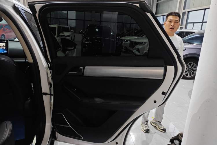 Used BYD Tang 2018 2.0T Automatic Smart Connect Prestige 7-Seater China V Standard
