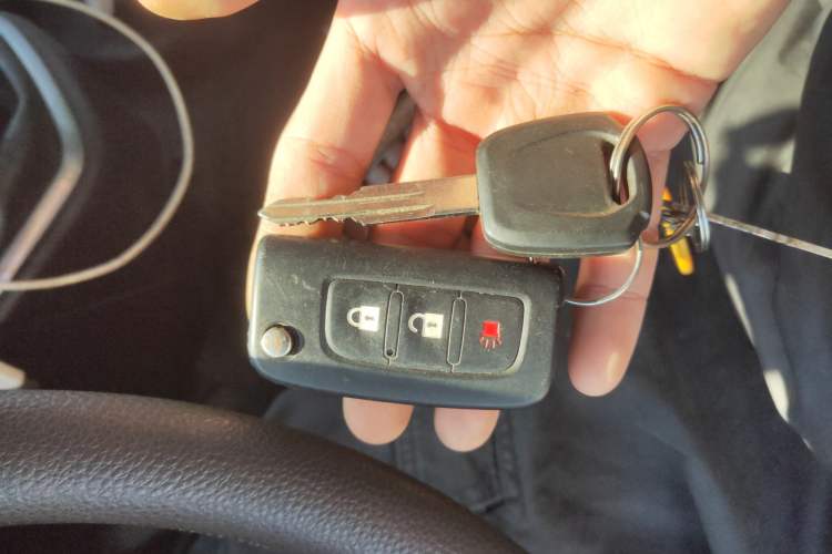 Used Foton Toano 2024 Tuyano Pro Van 2.5T Manual Rear-Wheel Drive Extended Wheelbase with Ultra-High Roof Dual Rear Tires 3-Seater Configuration