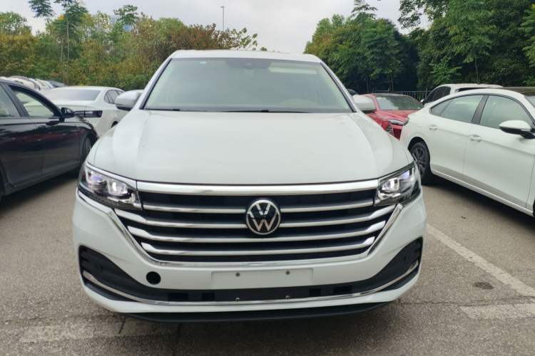 Used Volkswagen Viloran 2024 330TSI Luxury Edition
