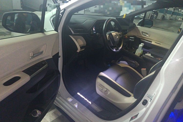 Used Toyota Sienna 2024 2.5L Hybrid Four-Wheel Drive Prestige Edition
