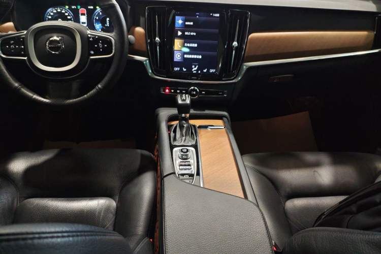 Used Volvo S90 2018 T5 Zhiya Edition
