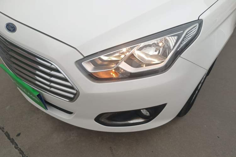 Used Ford Escort 2017 1.5L Manual Comfort Model
